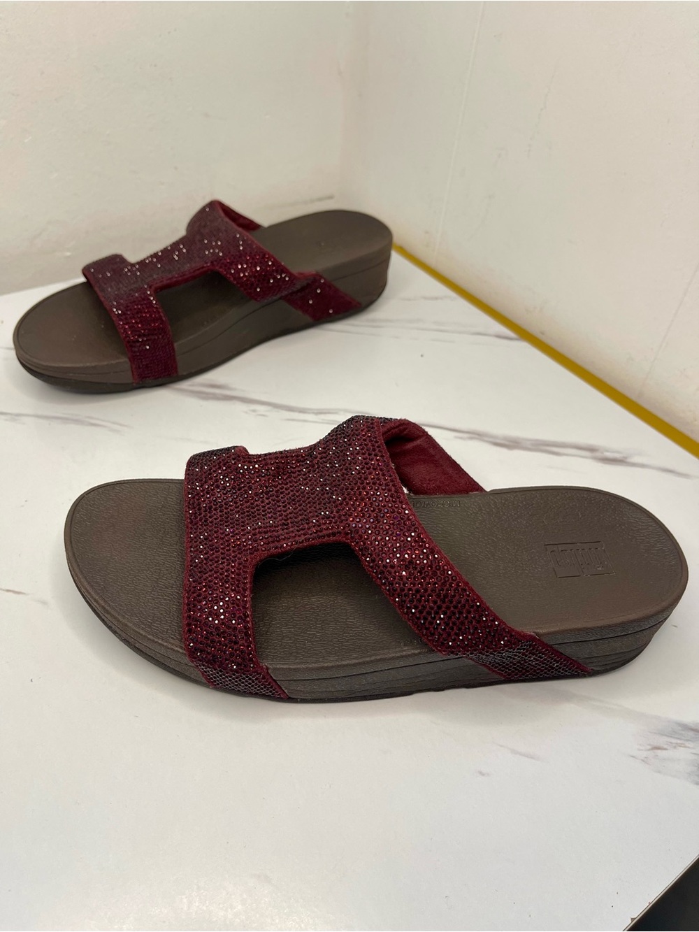 Fitflop Women’s MARLI Sandal Rhinestone Slide Wedge Comfort burgundy 8.5